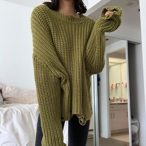 ZARA GREEN DISTRESSED SWEATER